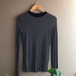 ZARA - b&w striped long sleeve